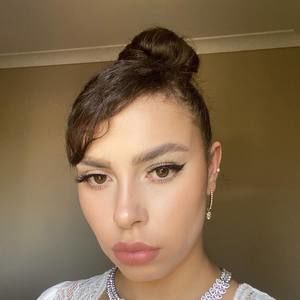 Meet your Posher, Brittney